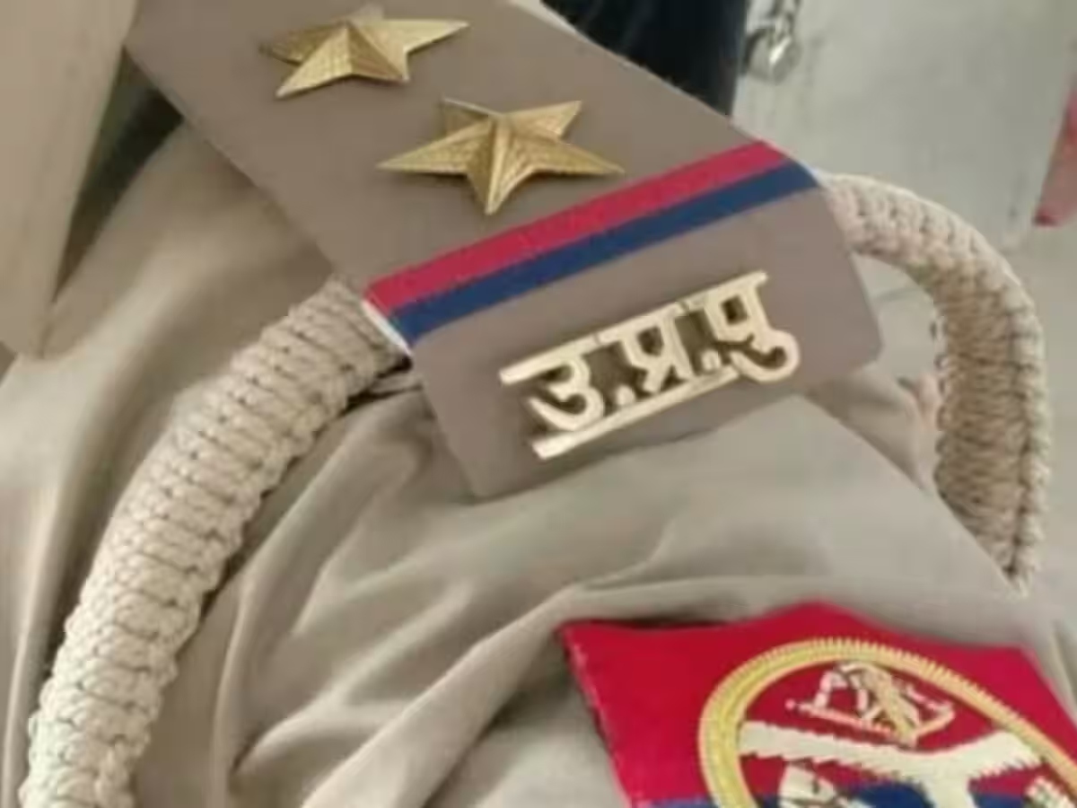 अपने ही जाल में फंसी यूपी पुलिस... इंस्पेक्टर समेत चार पुलिसवालों पर गिरी गाज