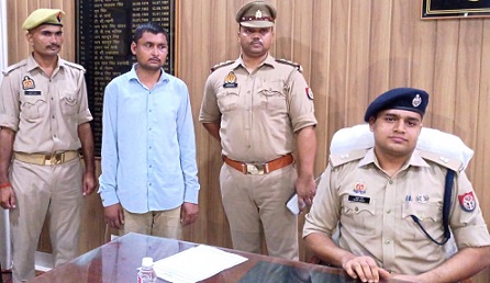पुलिसवाला बताकर शातिर ने कई महिला सिपाहियों को जाल में फंसाया, शरीरिक संबंध बनाने के साथ ही लाखों रुपये ठगे
